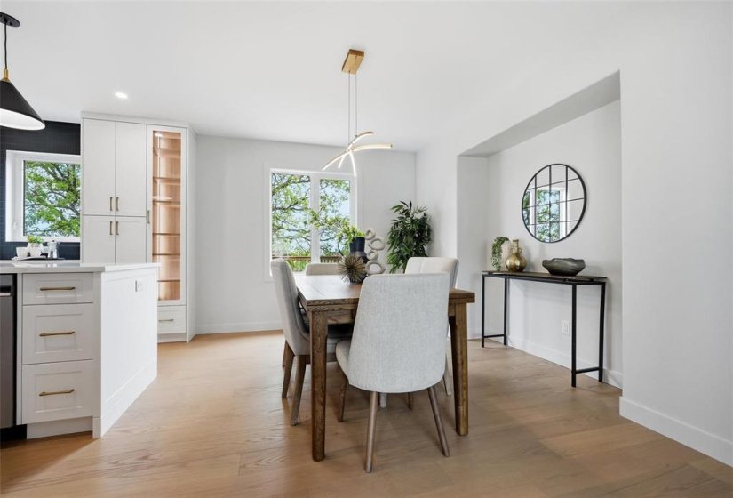 162 Park, 4 Bedroom Bedrooms, 17 Room Rooms,3 BathroomBathrooms,Residential,For Sale,Park,0