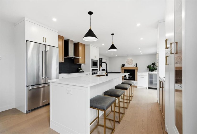 162 Park, 4 Bedroom Bedrooms, 17 Room Rooms,3 BathroomBathrooms,Residential,For Sale,Park,0