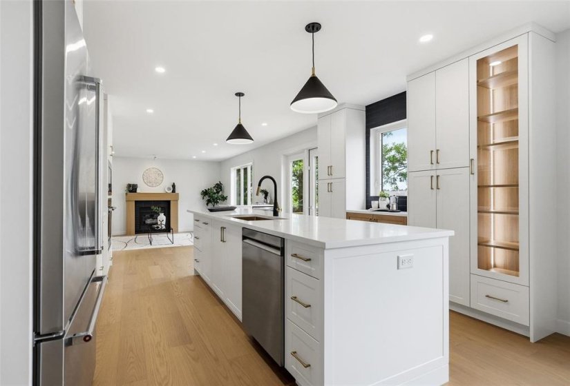 162 Park, 4 Bedroom Bedrooms, 17 Room Rooms,3 BathroomBathrooms,Residential,For Sale,Park,0