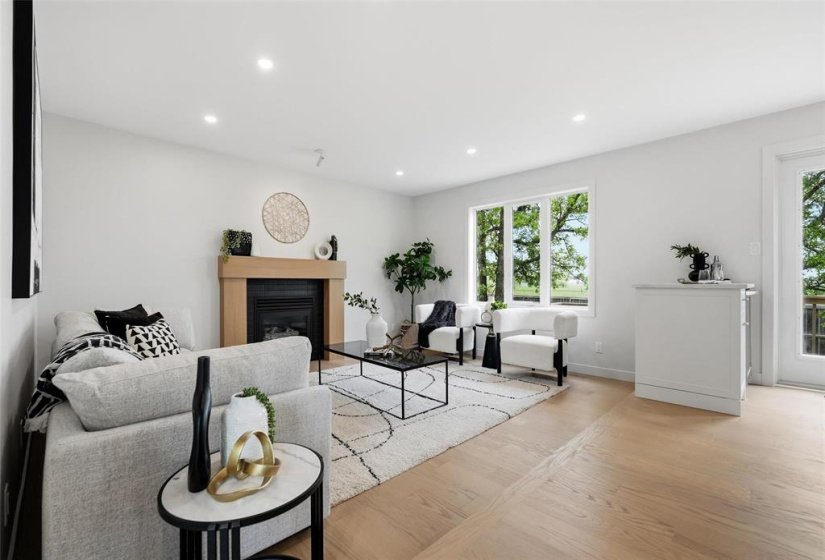162 Park, 4 Bedroom Bedrooms, 17 Room Rooms,3 BathroomBathrooms,Residential,For Sale,Park,0
