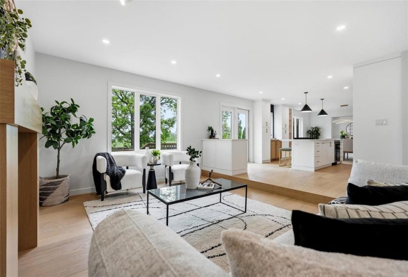 162 Park, 4 Bedroom Bedrooms, 17 Room Rooms,3 BathroomBathrooms,Residential,For Sale,Park,0