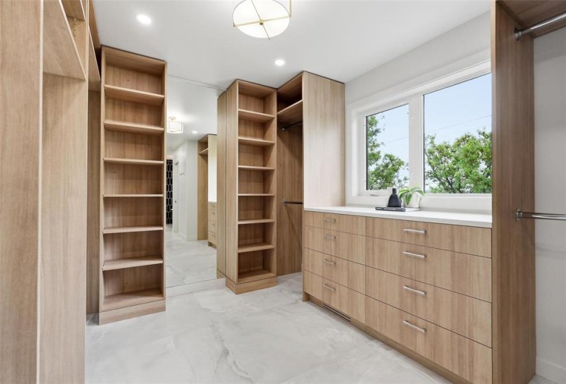 162 Park, 4 Bedroom Bedrooms, 17 Room Rooms,3 BathroomBathrooms,Residential,For Sale,Park,0