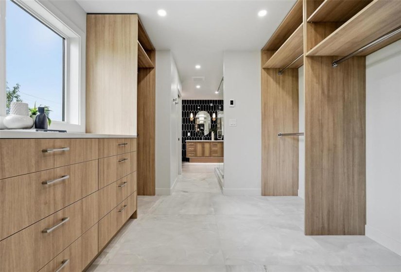 162 Park, 4 Bedroom Bedrooms, 17 Room Rooms,3 BathroomBathrooms,Residential,For Sale,Park,0