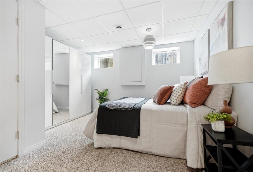 162 Park, 4 Bedroom Bedrooms, 17 Room Rooms,3 BathroomBathrooms,Residential,For Sale,Park,0