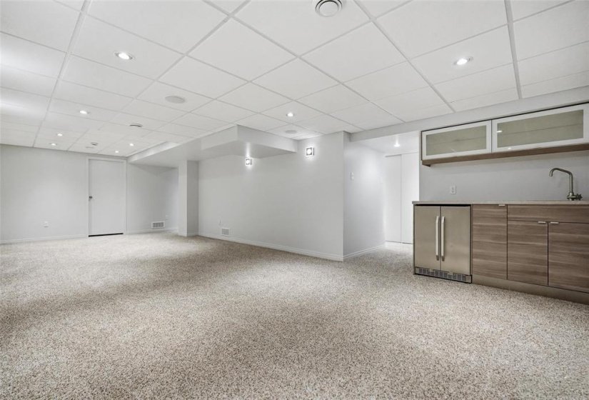 162 Park, 4 Bedroom Bedrooms, 17 Room Rooms,3 BathroomBathrooms,Residential,For Sale,Park,0