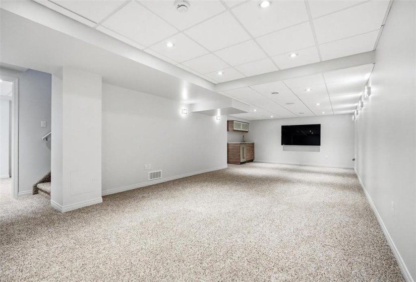 162 Park, 4 Bedroom Bedrooms, 17 Room Rooms,3 BathroomBathrooms,Residential,For Sale,Park,0