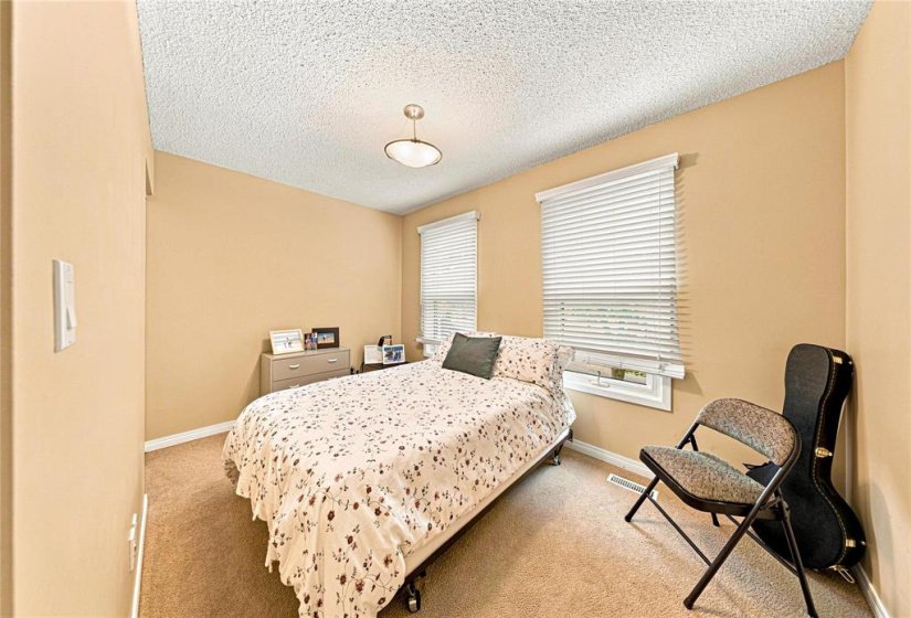 47 Abington, 3 Bedroom Bedrooms, 13 Room Rooms,2 BathroomBathrooms,Residential,For Sale,Abington,0