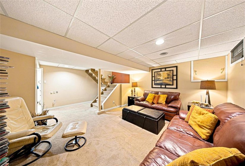 47 Abington, 3 Bedroom Bedrooms, 13 Room Rooms,2 BathroomBathrooms,Residential,For Sale,Abington,0