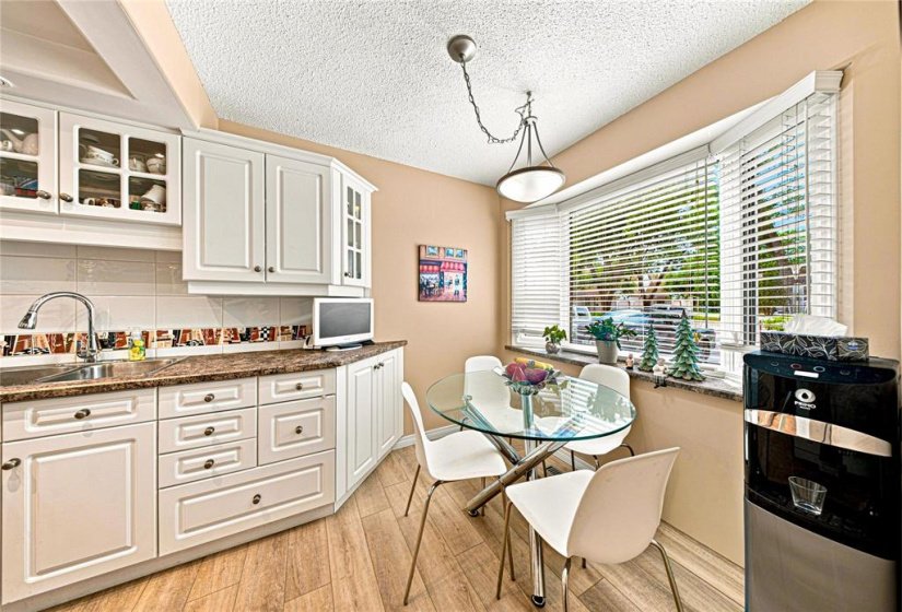 47 Abington, 3 Bedroom Bedrooms, 13 Room Rooms,2 BathroomBathrooms,Residential,For Sale,Abington,0
