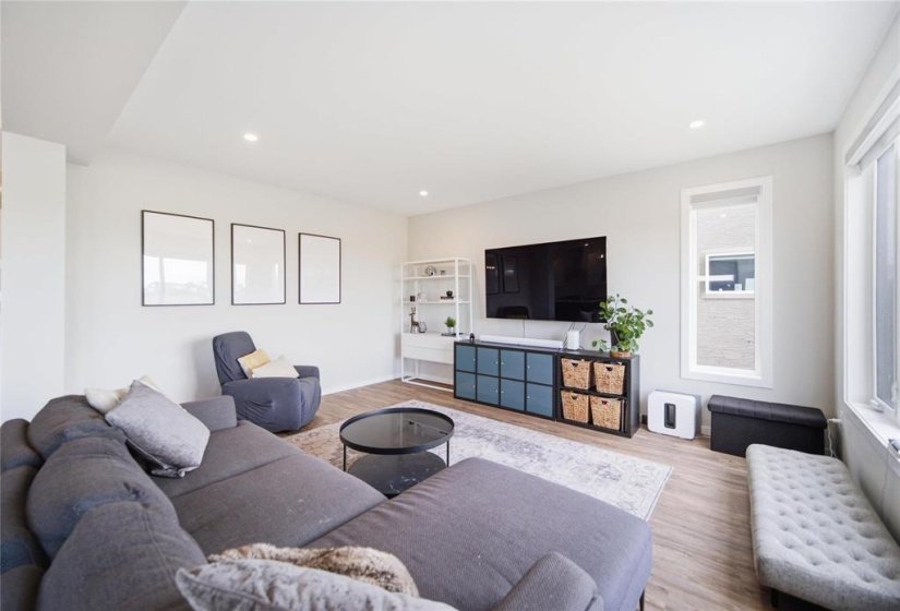 357 Atlas, 3 Bedroom Bedrooms, 15 Room Rooms,2 BathroomBathrooms,Residential,For Sale,Atlas,0