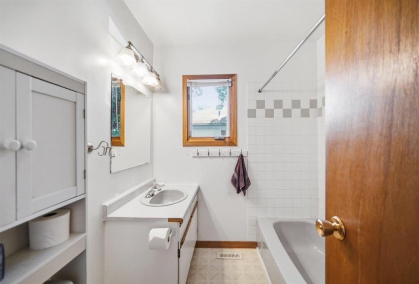 793 St Mary's, 2 Bedroom Bedrooms, 9 Room Rooms,1 BathroomBathrooms,Residential,For Sale,St Mary's,0