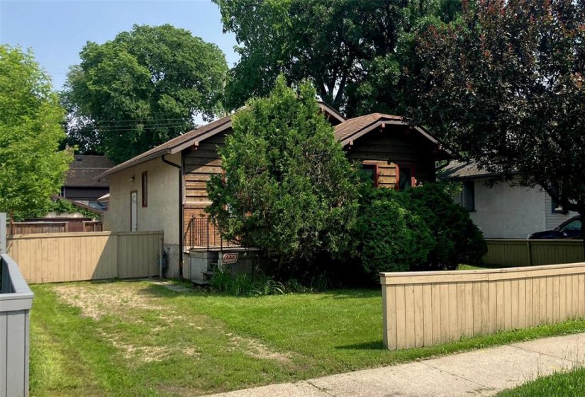 793 St Mary's, 2 Bedroom Bedrooms, 9 Room Rooms,1 BathroomBathrooms,Residential,For Sale,St Mary's,0
