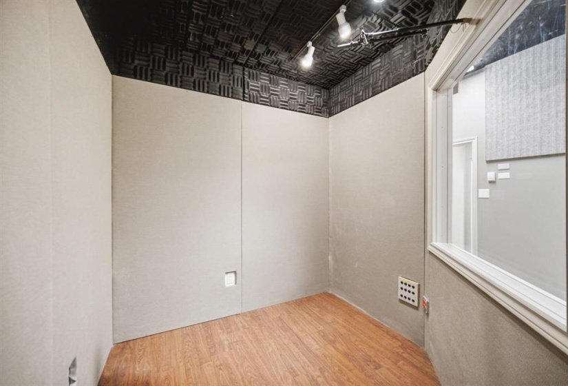 793 St Mary's, 2 Bedroom Bedrooms, 9 Room Rooms,1 BathroomBathrooms,Residential,For Sale,St Mary's,0