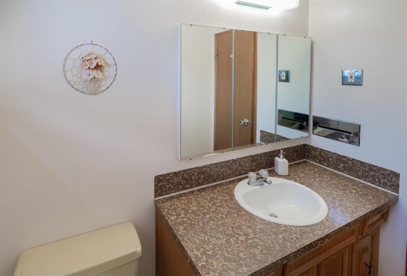 509 Weedon, 3 Bedroom Bedrooms, 8 Room Rooms,1 BathroomBathrooms,Residential,For Sale,Weedon,0