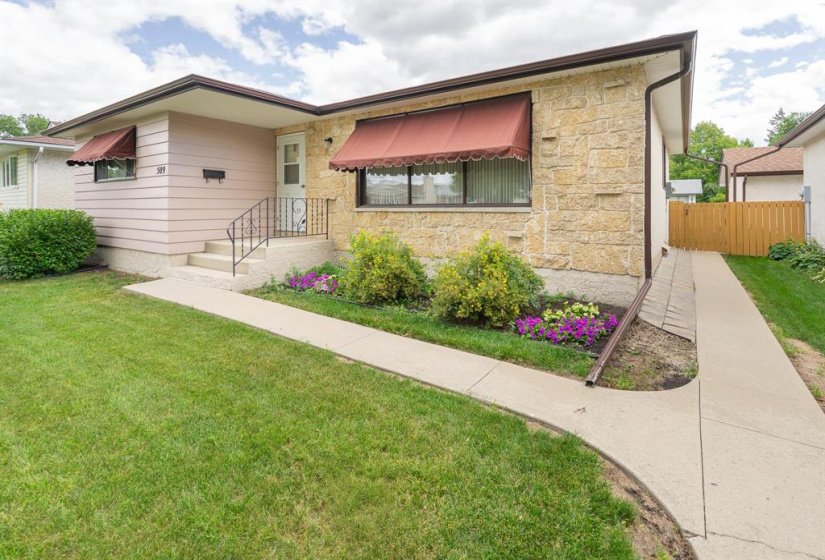 509 Weedon, 3 Bedroom Bedrooms, 8 Room Rooms,1 BathroomBathrooms,Residential,For Sale,Weedon,0