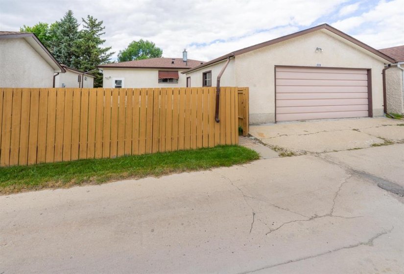 509 Weedon, 3 Bedroom Bedrooms, 8 Room Rooms,1 BathroomBathrooms,Residential,For Sale,Weedon,0