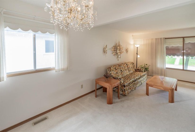 509 Weedon, 3 Bedroom Bedrooms, 8 Room Rooms,1 BathroomBathrooms,Residential,For Sale,Weedon,0