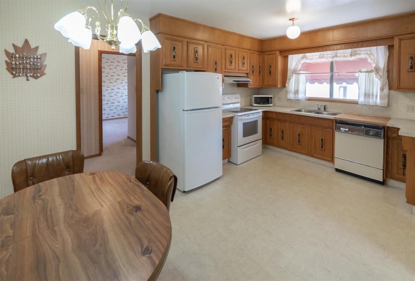 509 Weedon, 3 Bedroom Bedrooms, 8 Room Rooms,1 BathroomBathrooms,Residential,For Sale,Weedon,0
