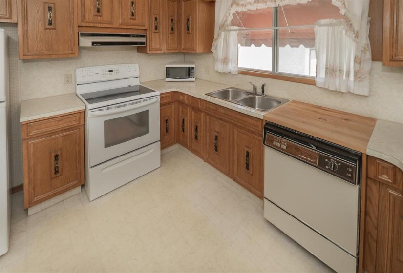 509 Weedon, 3 Bedroom Bedrooms, 8 Room Rooms,1 BathroomBathrooms,Residential,For Sale,Weedon,0