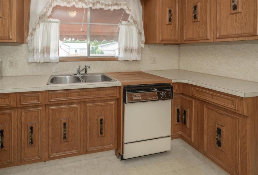 509 Weedon, 3 Bedroom Bedrooms, 8 Room Rooms,1 BathroomBathrooms,Residential,For Sale,Weedon,0