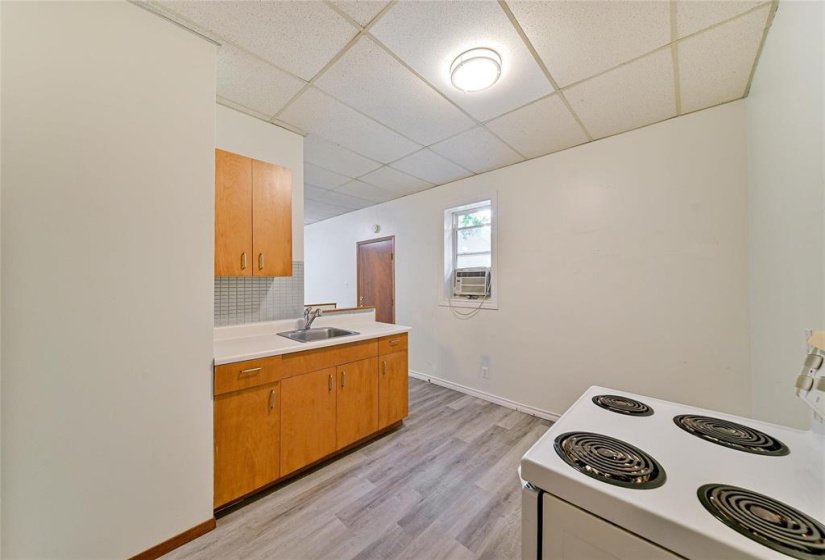 861 Cockburn, 1 Bedroom Bedrooms, 5 Room Rooms,1 BathroomBathrooms,Residential,For Sale,Cockburn,0