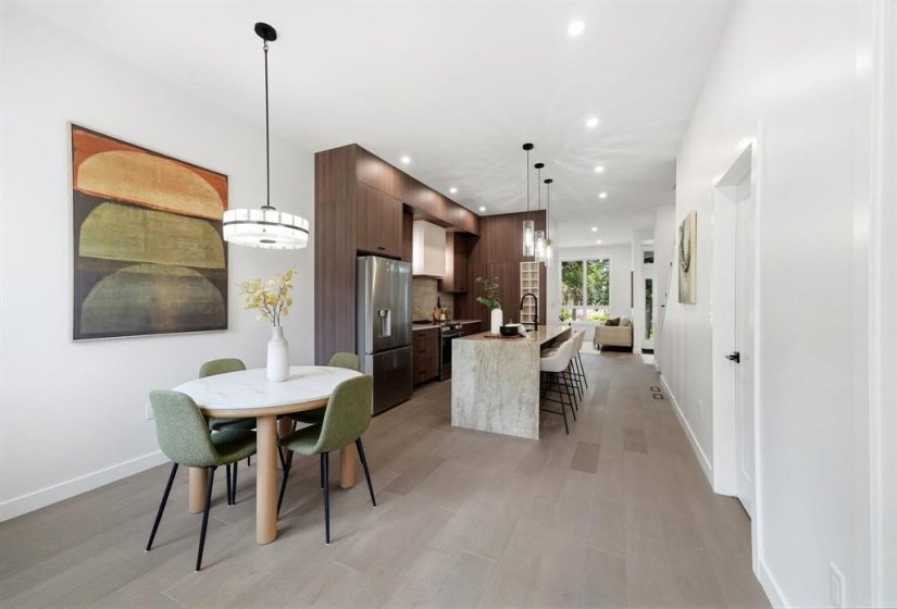 114 Lindsay, 4 Bedroom Bedrooms, 14 Room Rooms,3 BathroomBathrooms,Residential,For Sale,Lindsay,0