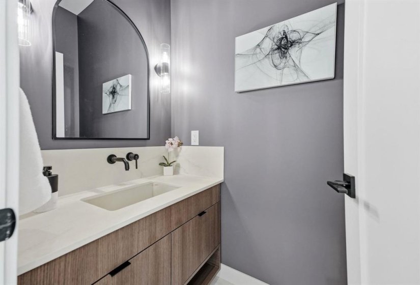 114 Lindsay, 4 Bedroom Bedrooms, 14 Room Rooms,3 BathroomBathrooms,Residential,For Sale,Lindsay,0