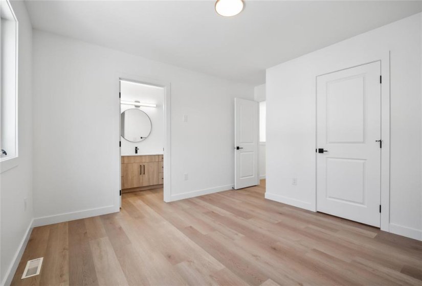 203 Centennial, 5 Bedroom Bedrooms, 16 Room Rooms,3 BathroomBathrooms,Residential,For Sale,Centennial,0