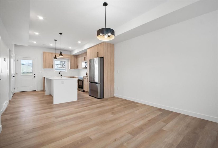 203 Centennial, 5 Bedroom Bedrooms, 16 Room Rooms,3 BathroomBathrooms,Residential,For Sale,Centennial,0