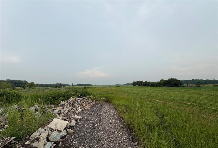 5779 Henderson HWY, 2 Bedroom Bedrooms, 5 Room Rooms,1 BathroomBathrooms,Residential,For Sale,Henderson HWY,0