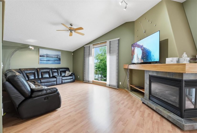 98 Dockside, 4 Bedroom Bedrooms, 13 Room Rooms,3 BathroomBathrooms,Residential,For Sale,Dockside,0