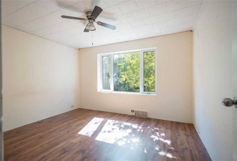 42003 93, 3 Bedroom Bedrooms, 8 Room Rooms,1 BathroomBathrooms,Residential,For Sale,93,0
