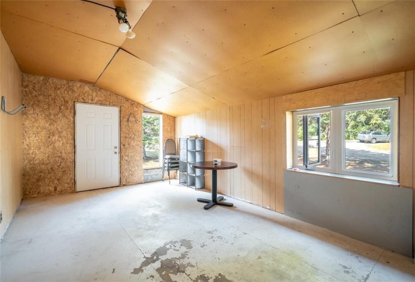 42003 93, 3 Bedroom Bedrooms, 8 Room Rooms,1 BathroomBathrooms,Residential,For Sale,93,0