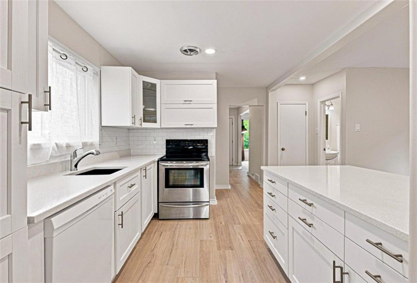 616 Greenwood, 3 Bedroom Bedrooms, 12 Room Rooms,2 BathroomBathrooms,Residential,For Sale,Greenwood,0