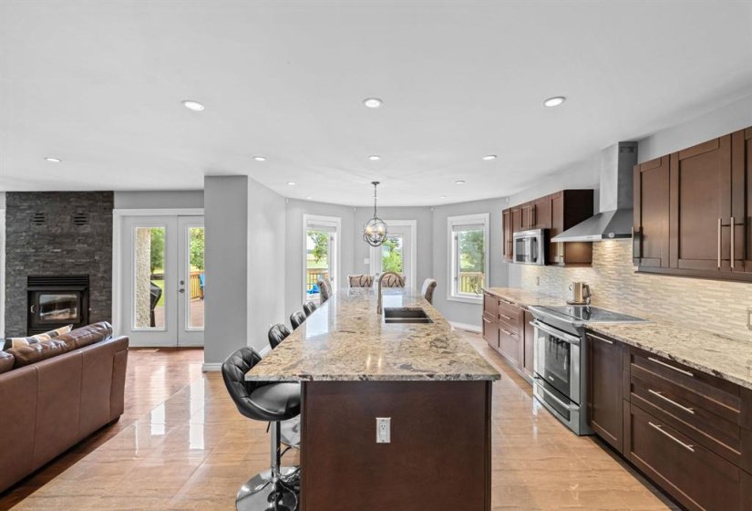 1556 Leclaire, 4 Bedroom Bedrooms, 19 Room Rooms,3 BathroomBathrooms,Residential,For Sale,Leclaire,0