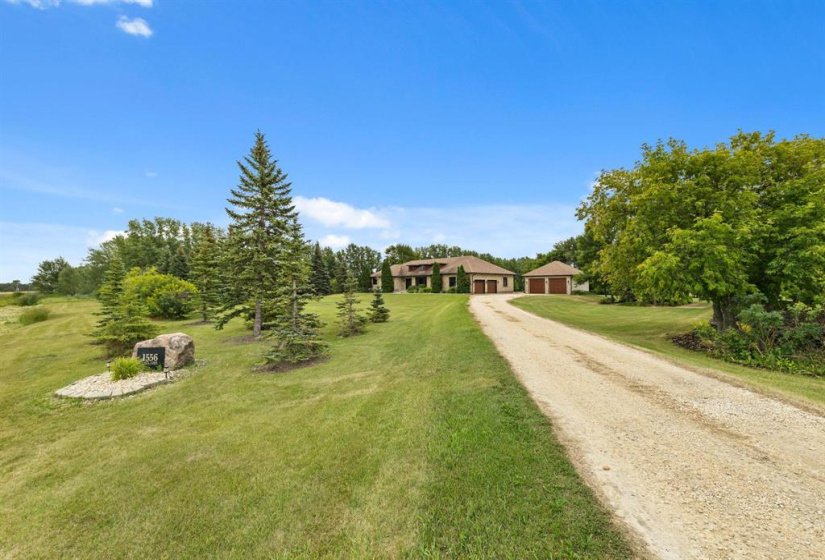 1556 Leclaire, 4 Bedroom Bedrooms, 19 Room Rooms,3 BathroomBathrooms,Residential,For Sale,Leclaire,0