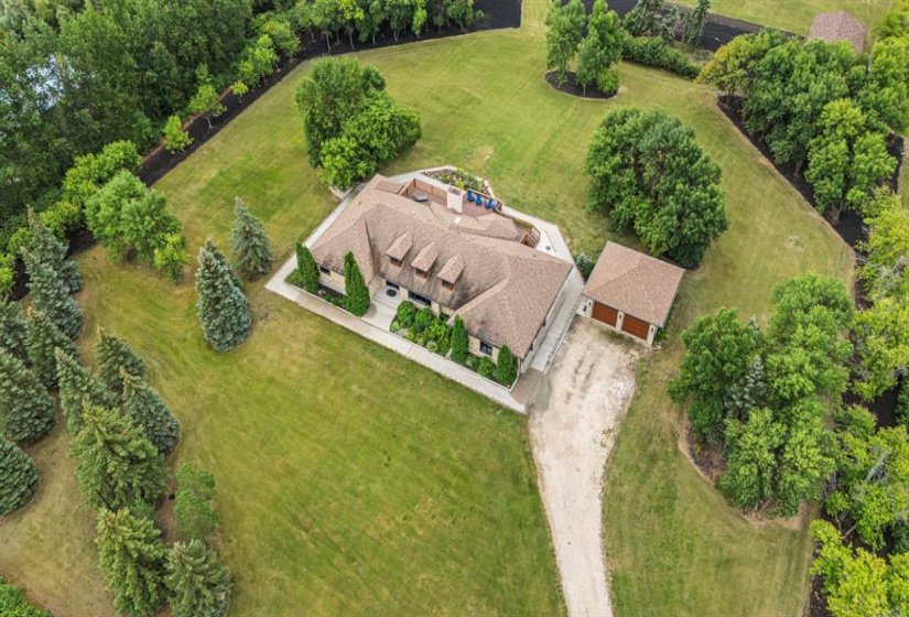 1556 Leclaire, 4 Bedroom Bedrooms, 19 Room Rooms,3 BathroomBathrooms,Residential,For Sale,Leclaire,0
