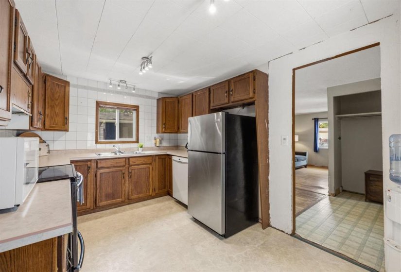 97 Bonneteau, 3 Bedroom Bedrooms, 8 Room Rooms,1 BathroomBathrooms,Residential,For Sale,Bonneteau,0