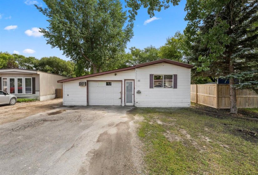 97 Bonneteau, 3 Bedroom Bedrooms, 8 Room Rooms,1 BathroomBathrooms,Residential,For Sale,Bonneteau,0