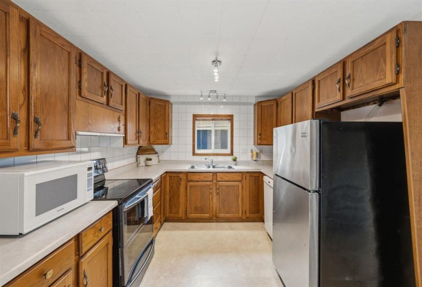 97 Bonneteau, 3 Bedroom Bedrooms, 8 Room Rooms,1 BathroomBathrooms,Residential,For Sale,Bonneteau,0