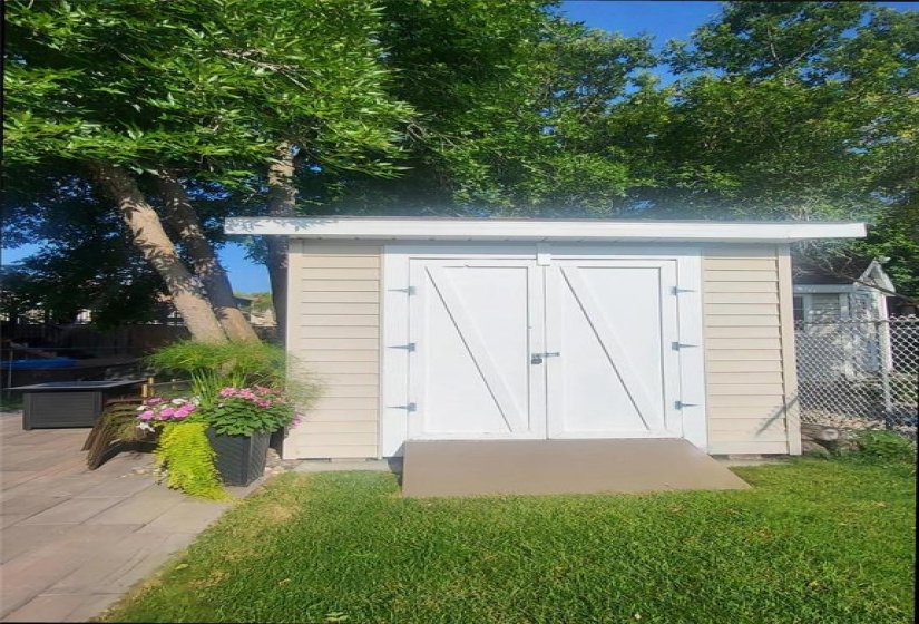 139 MORRISON, 3 Bedroom Bedrooms, 15 Room Rooms,3 BathroomBathrooms,Residential,For Sale,MORRISON,0