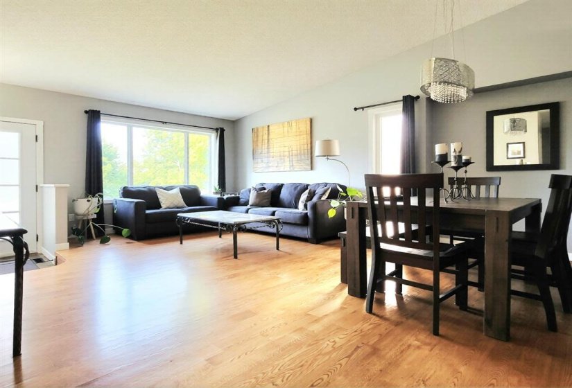 139 MORRISON, 3 Bedroom Bedrooms, 15 Room Rooms,3 BathroomBathrooms,Residential,For Sale,MORRISON,0