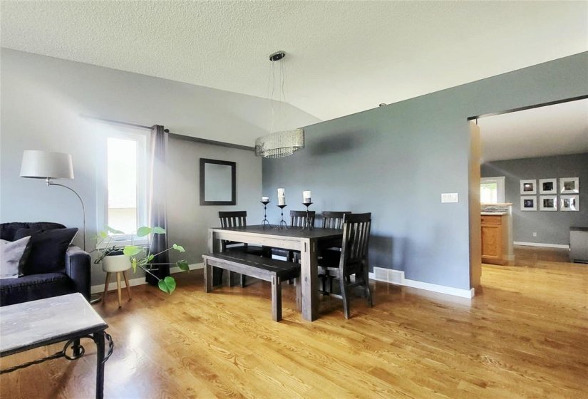 139 MORRISON, 3 Bedroom Bedrooms, 15 Room Rooms,3 BathroomBathrooms,Residential,For Sale,MORRISON,0