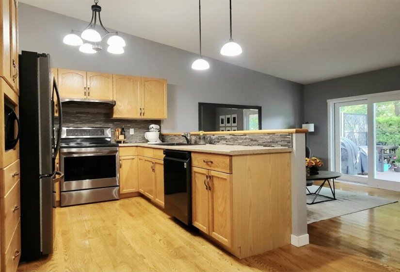 139 MORRISON, 3 Bedroom Bedrooms, 15 Room Rooms,3 BathroomBathrooms,Residential,For Sale,MORRISON,0