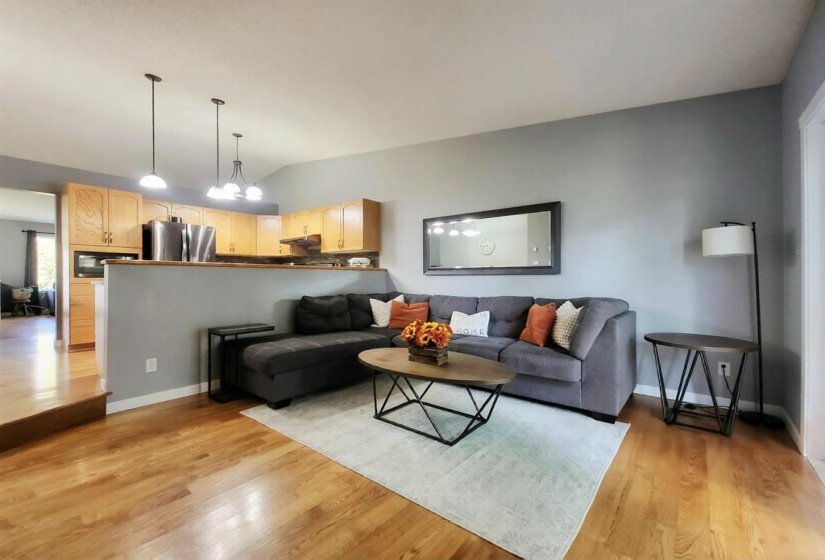 139 MORRISON, 3 Bedroom Bedrooms, 15 Room Rooms,3 BathroomBathrooms,Residential,For Sale,MORRISON,0
