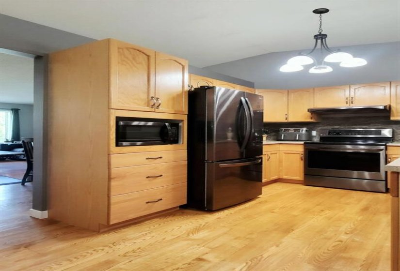 139 MORRISON, 3 Bedroom Bedrooms, 15 Room Rooms,3 BathroomBathrooms,Residential,For Sale,MORRISON,0