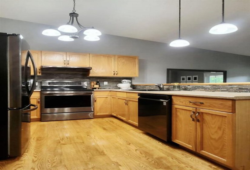 139 MORRISON, 3 Bedroom Bedrooms, 15 Room Rooms,3 BathroomBathrooms,Residential,For Sale,MORRISON,0