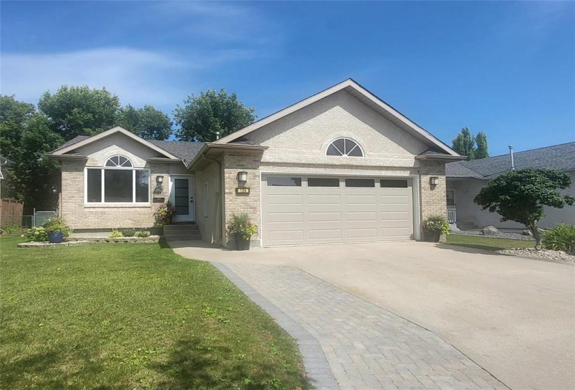 139 MORRISON, 3 Bedroom Bedrooms, 15 Room Rooms,3 BathroomBathrooms,Residential,For Sale,MORRISON,0