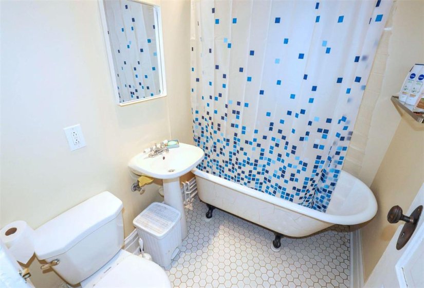 542 Camden, 3 Bedroom Bedrooms, 10 Room Rooms,2 BathroomBathrooms,Residential,For Sale,Camden,0