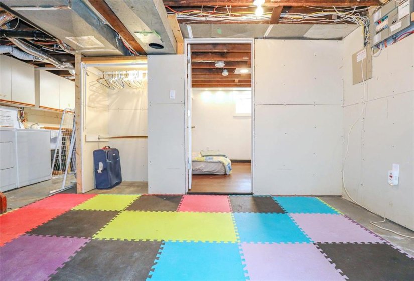 542 Camden, 3 Bedroom Bedrooms, 10 Room Rooms,2 BathroomBathrooms,Residential,For Sale,Camden,0